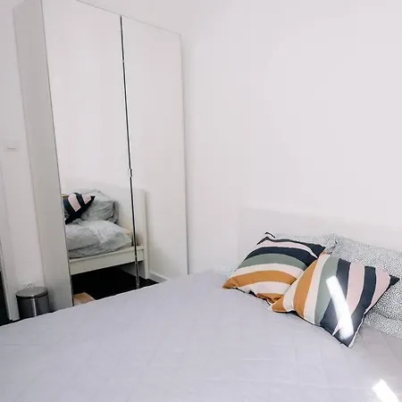Apartment Piotrkowska 50 & Narutowicza Five-room Elite Enclave - New Listing