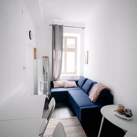 Piotrkowska 50 & Narutowicza Five-room Elite Enclave - New Listing