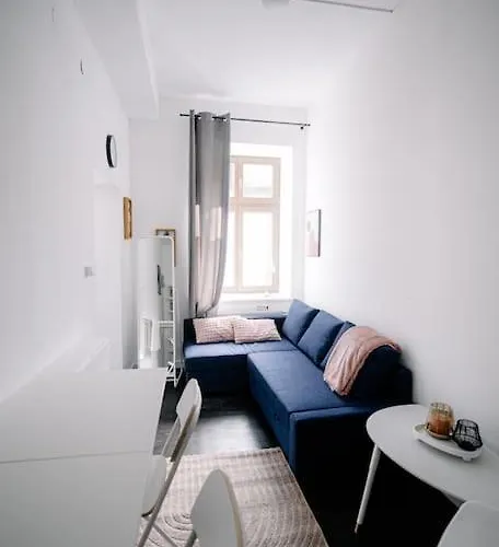 Piotrkowska 50 & Narutowicza Five-room Elite Enclave - New Listing