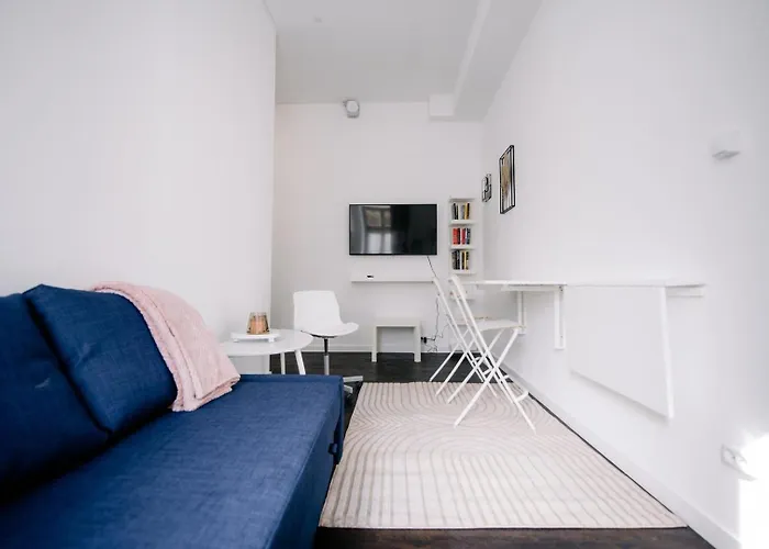 公寓 Piotrkowska 50 & Narutowicza Five-room Elite Enclave - New Listing *