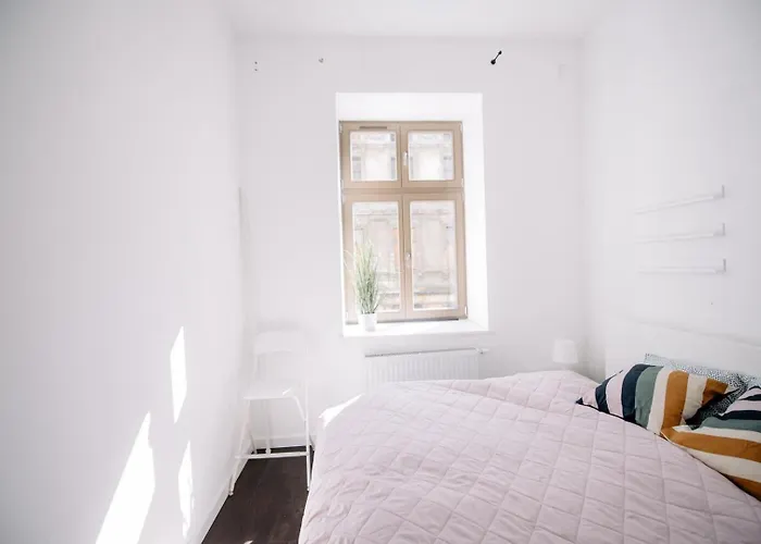 Piotrkowska 50 & Narutowicza Five-room Elite Enclave - New Listing