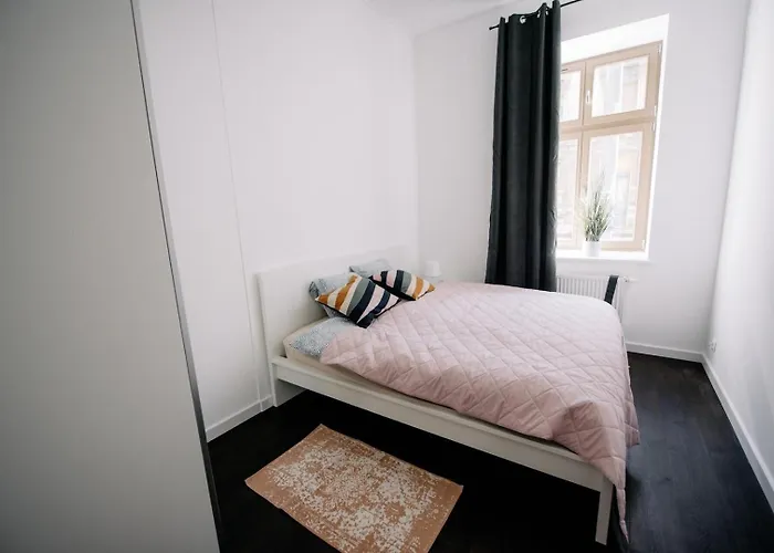 Piotrkowska 50 & Narutowicza Five-room Elite Enclave - New Listing * Łódź